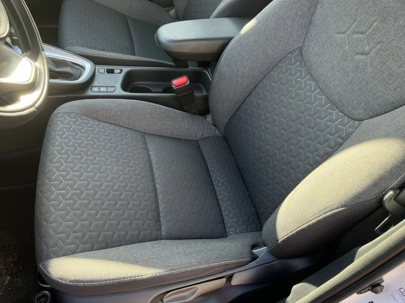 Toyota Yaris Cross, снимка 12 - Автомобили и джипове - 52514708