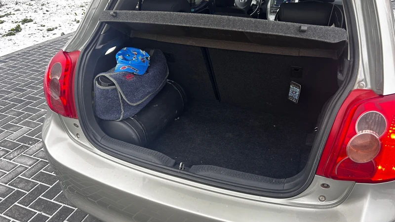 Toyota Auris 1.6 ГАЗ, снимка 6 - Автомобили и джипове - 53134272