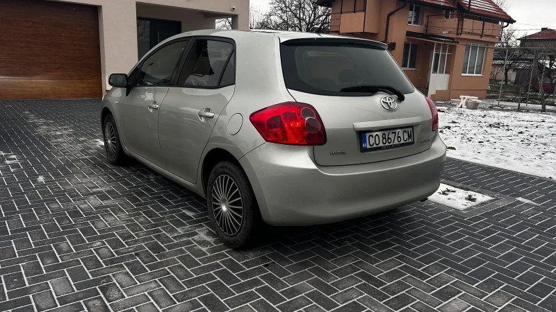 Toyota Auris 1.6 ГАЗ, снимка 4 - Автомобили и джипове - 53134272
