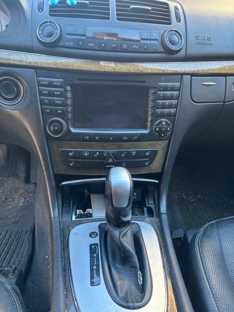 Mercedes-Benz E 350 e350 4matic, снимка 8 - Автомобили и джипове - 53433234