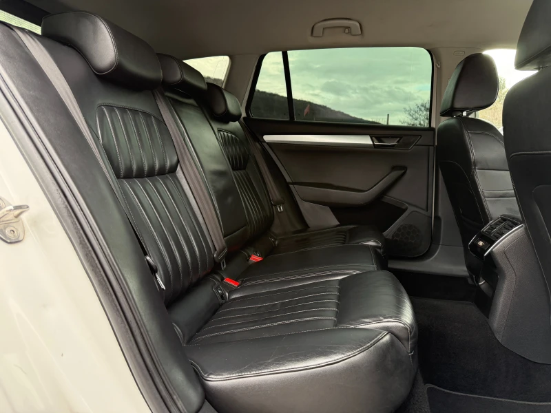 Skoda Superb 1.6TDI-кожа-парктроник-ел пакет-всичко платено, снимка 13 - Автомобили и джипове - 53517794