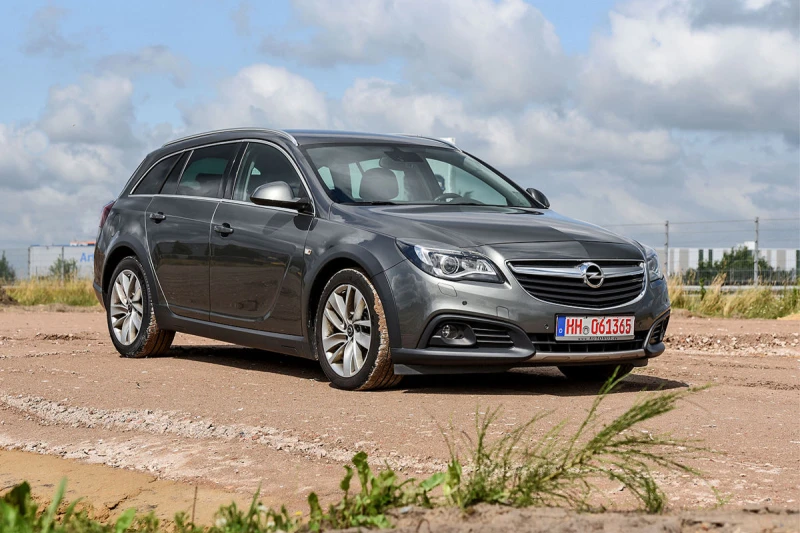 Opel Insignia Country Tourer, снимка 1 - Автомобили и джипове - 49429698