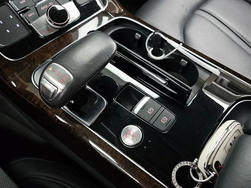 Audi A8 3.0 TDI Quattro, снимка 9 - Автомобили и джипове - 55097962