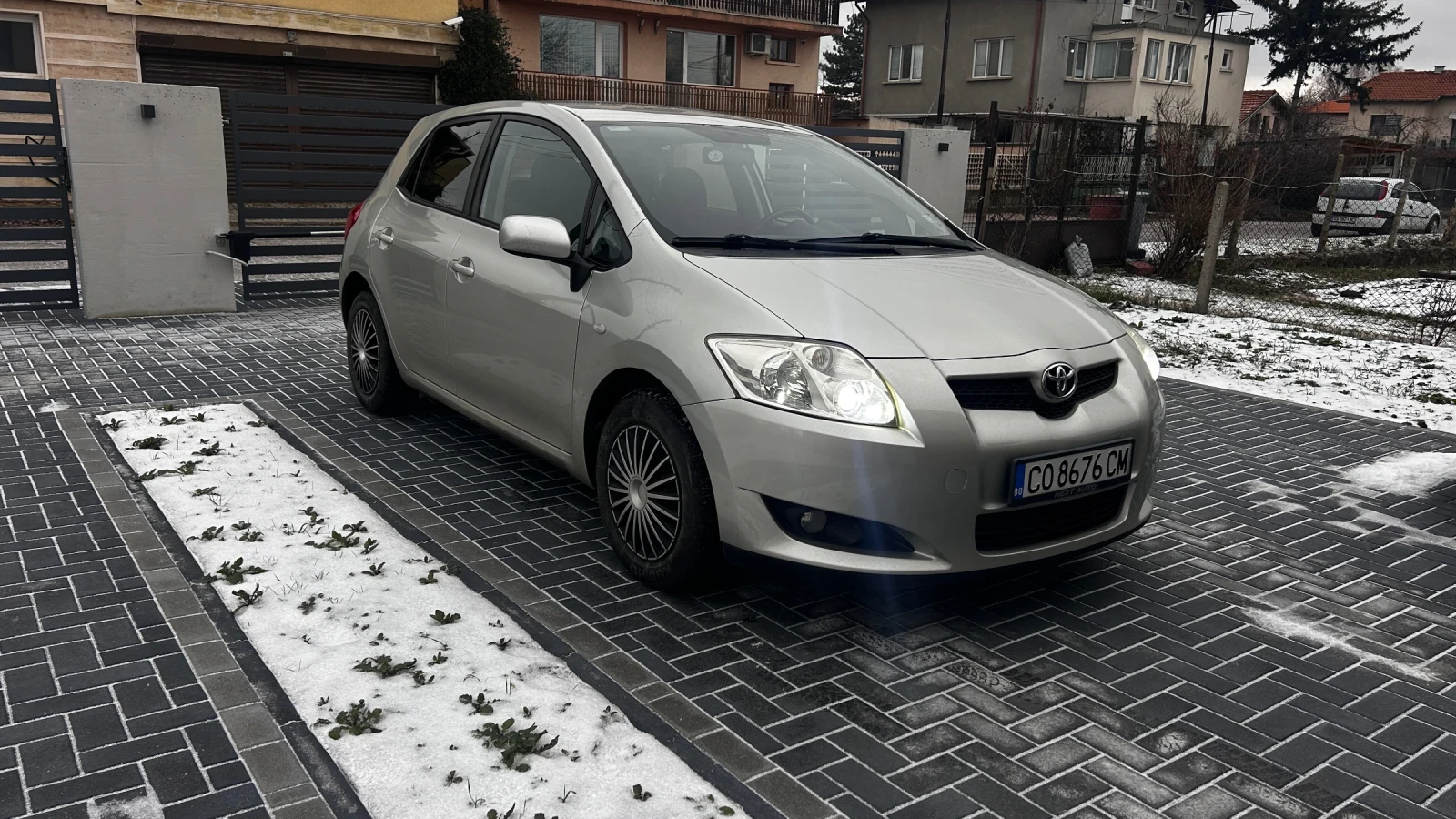 Toyota Auris 1.6 ГАЗ, снимка 1