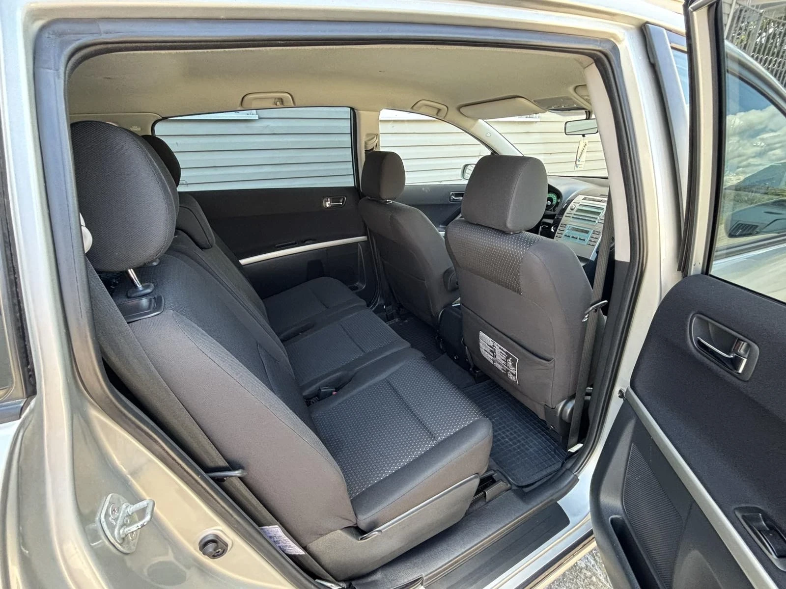 Toyota Corolla verso 1.8vvt-i/129кс/Германия/7-местна/Facelift/ - изображение 7
