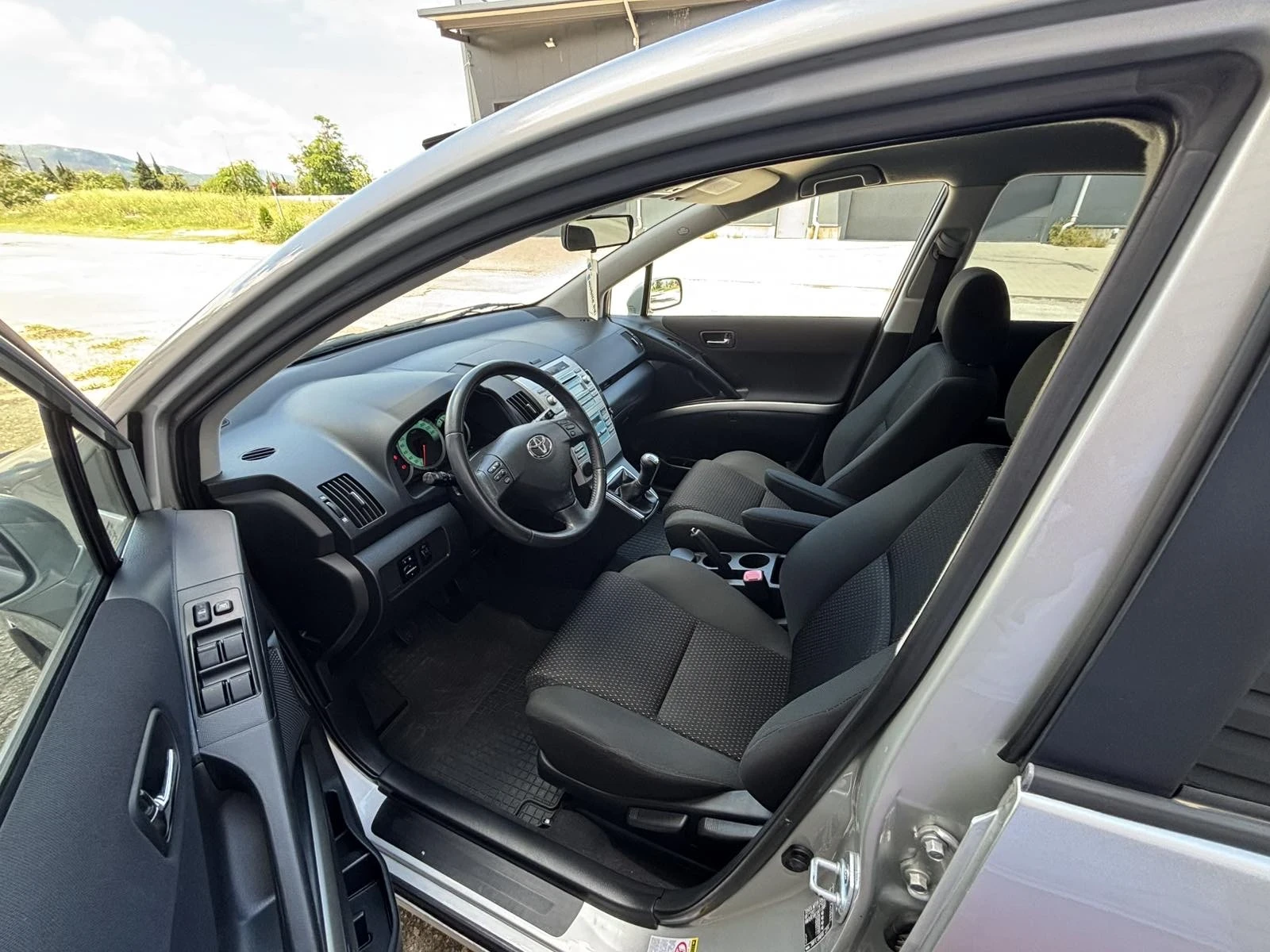 Toyota Corolla verso 1.8vvt-i/129кс/Германия/7-местна/Facelift/ - изображение 10