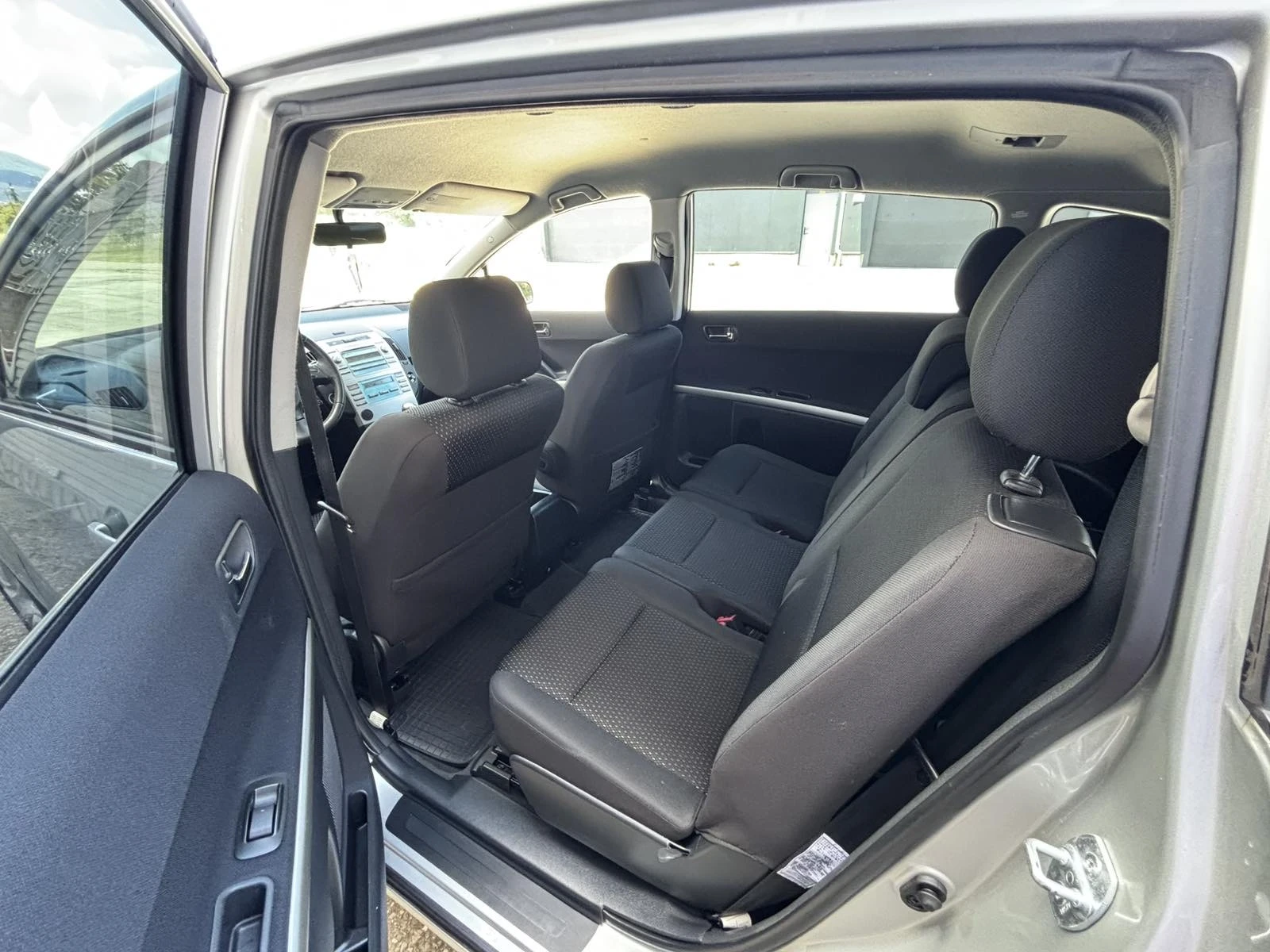 Toyota Corolla verso 1.8vvt-i/129кс/Германия/7-местна/Facelift/ - изображение 6
