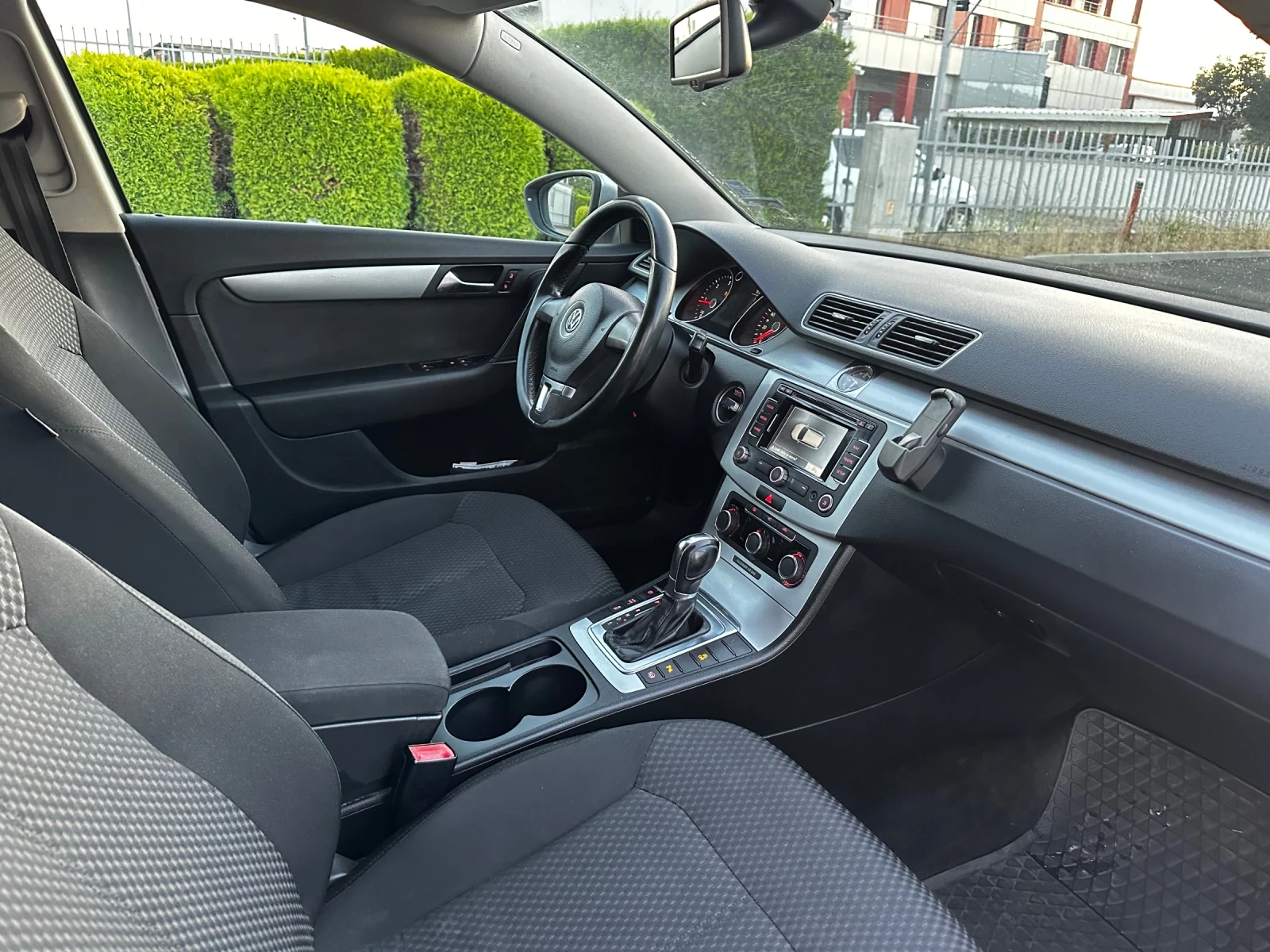 VW Passat 2.0TDI 140кс DSG* Подгрев* Регистриран - изображение 9