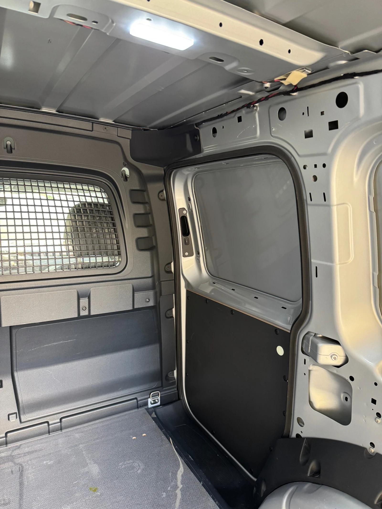 VW Caddy 2.0 TDI, DSG 7 | Mobile.bg   14