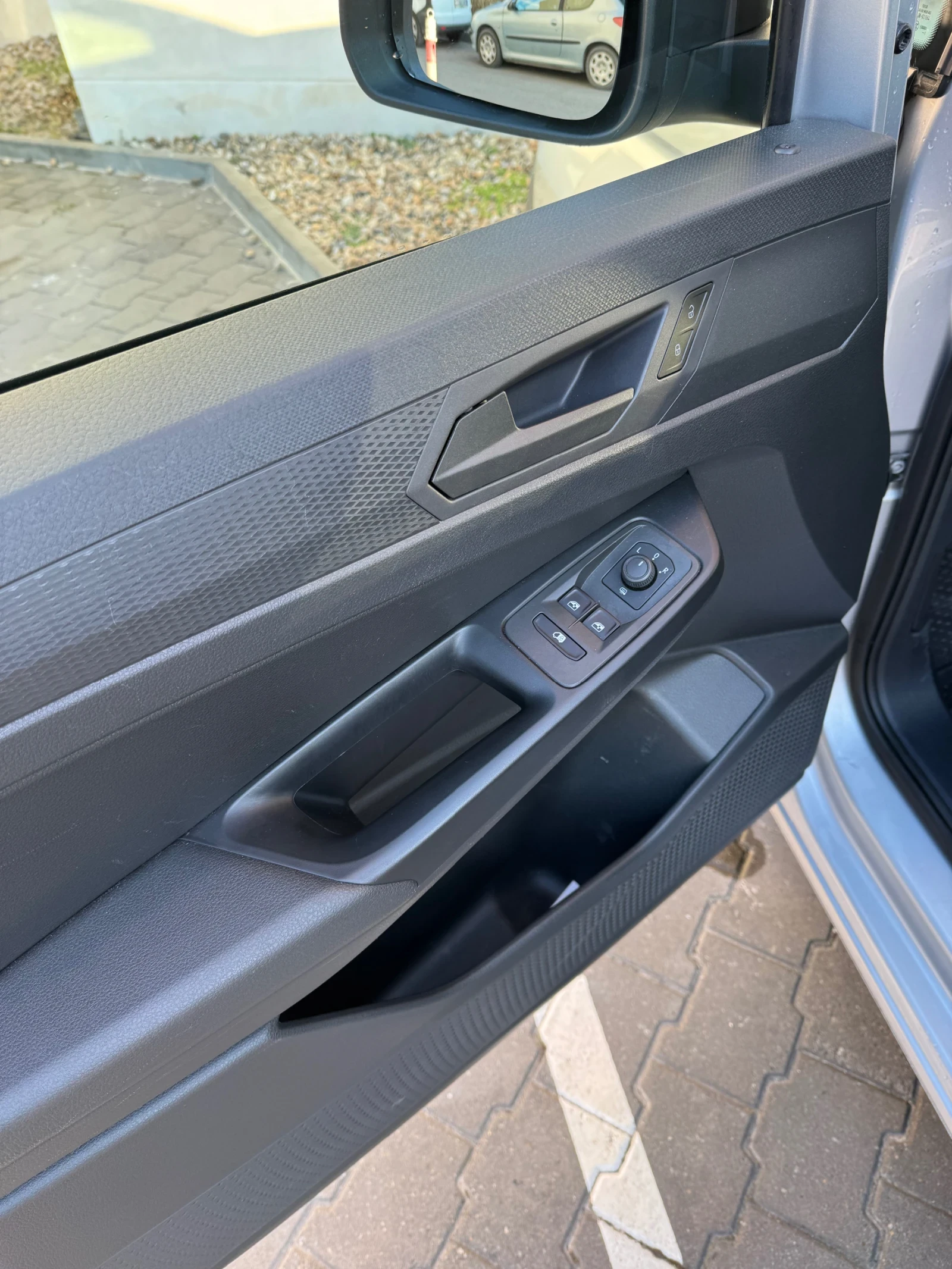 VW Caddy 2.0 TDI, DSG 7 - изображение 9