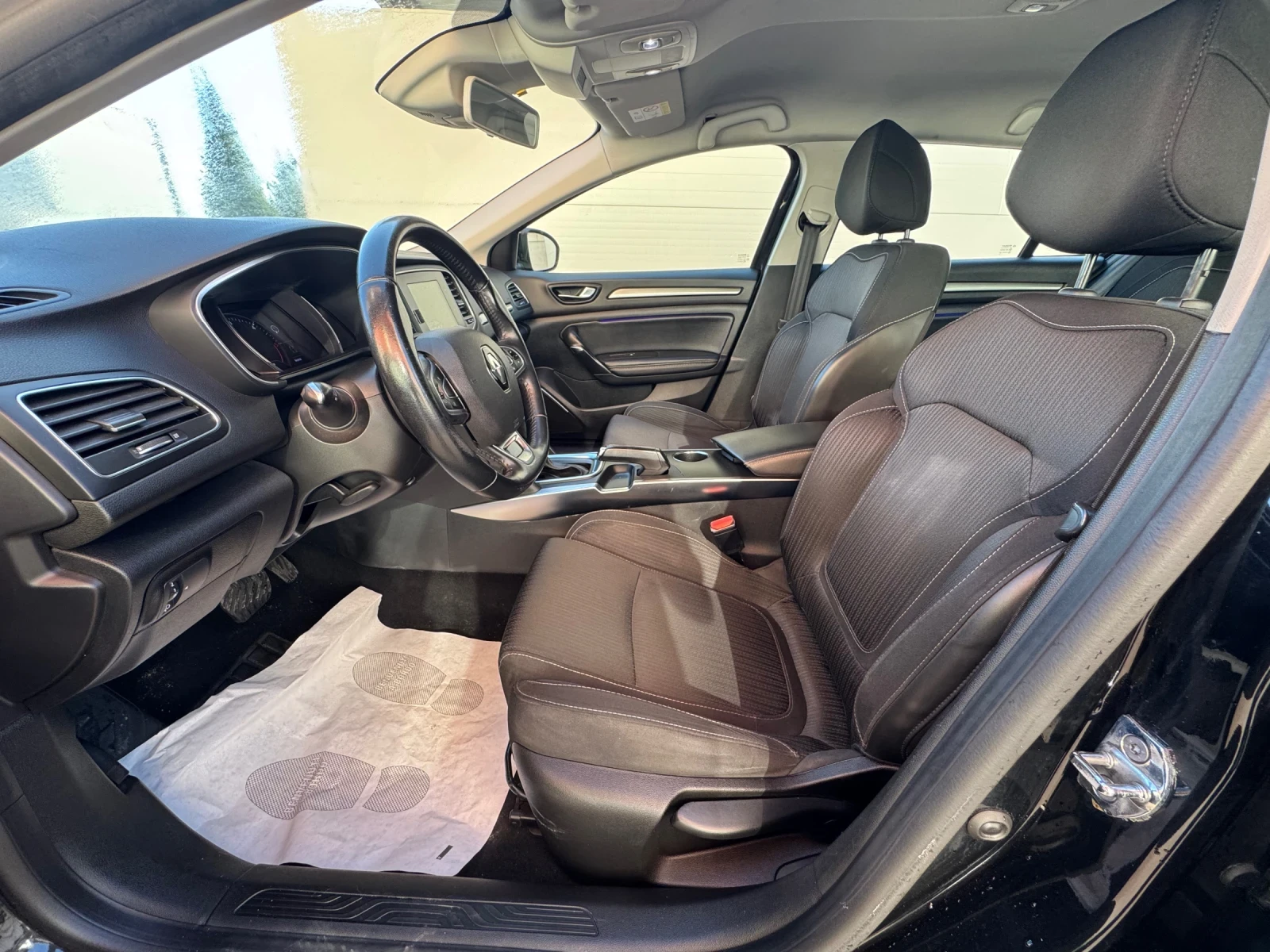 Renault Megane 1.5DCI Avtomat, снимка 17 - Автомобили и джипове - 53283972