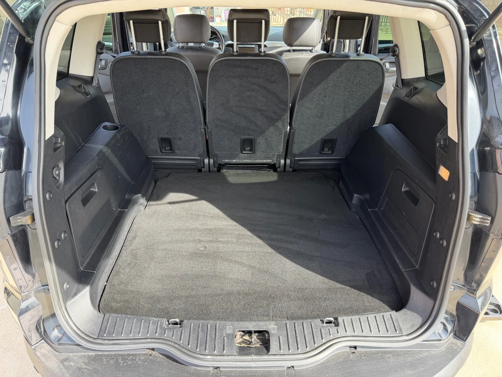 Ford S-Max 2.2 TDCI - TITANIUM - 200к.с - АВТОМАТ, снимка 14 - Автомобили и джипове - 53782157