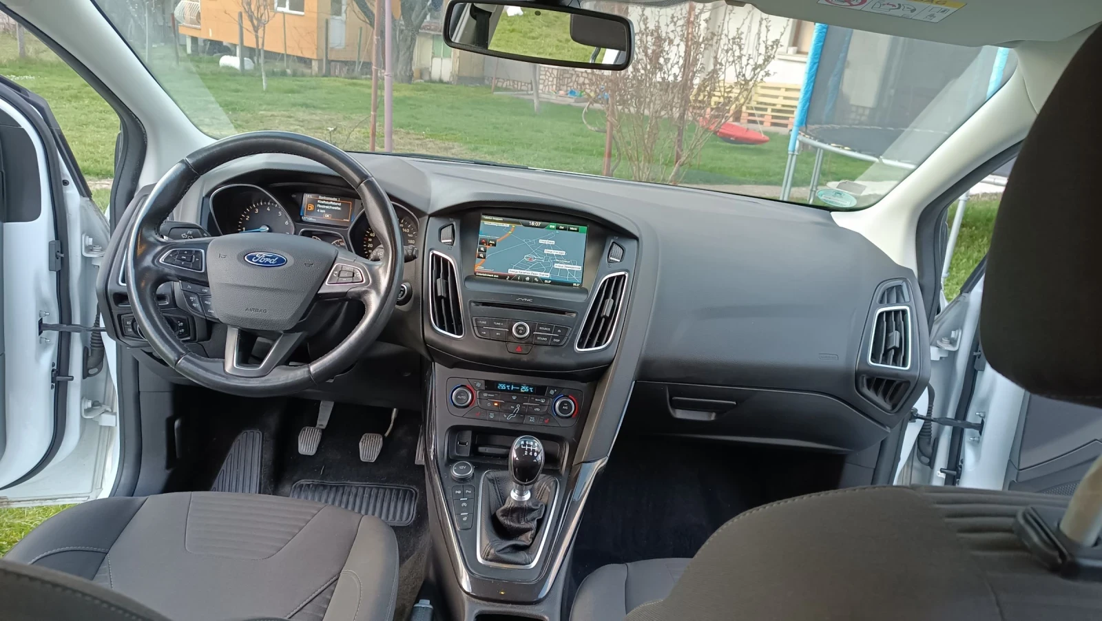 Ford Focus 1.5 перфектен 180к.с.навигация 127хиля, снимка 15 - Автомобили и джипове - 53992361