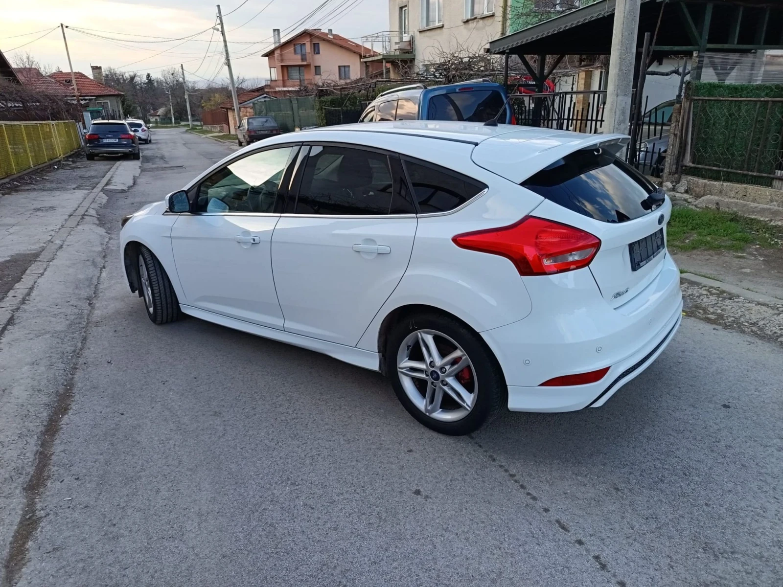 Ford Focus 1.5 перфектен 180к.с.навигация 127хиля, снимка 10 - Автомобили и джипове - 53992361