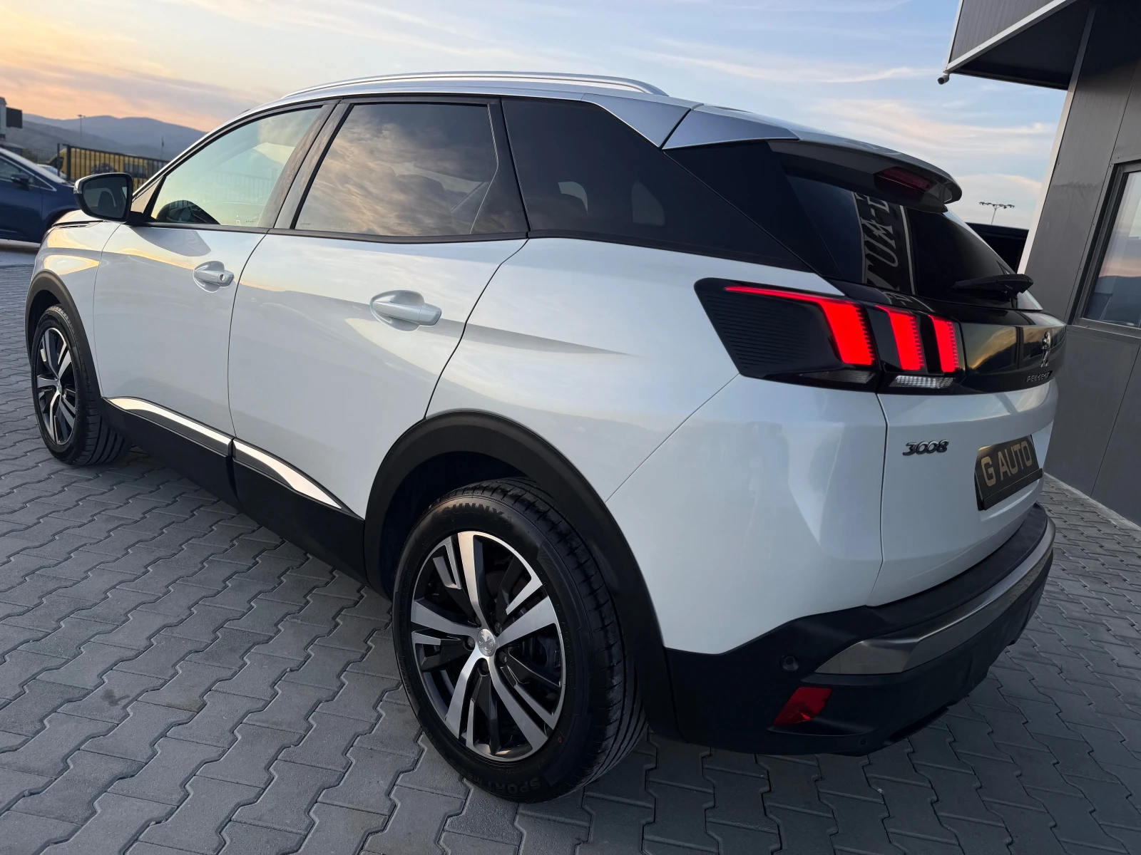 Peugeot 3008 1.5HDI 131 ks Собствен Лизинг !!!, снимка 8 - Автомобили и джипове - 54355433