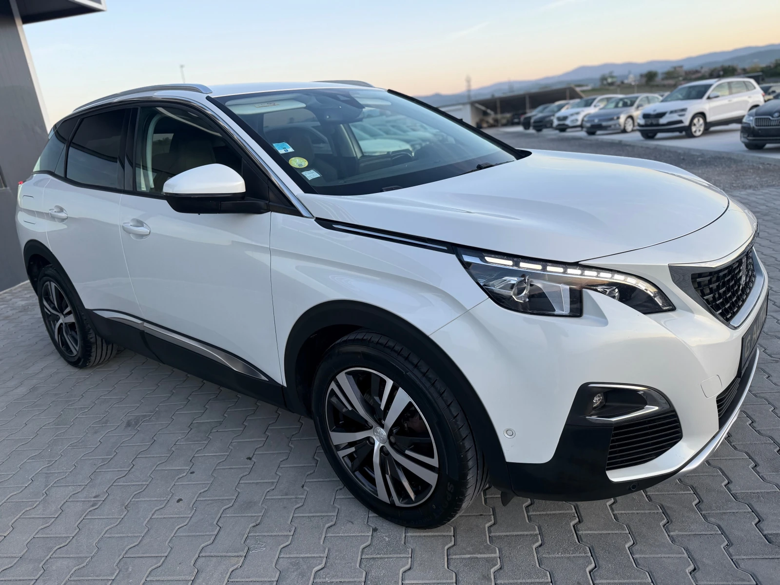 Peugeot 3008 1.5HDI 131 ks Собствен Лизинг !!!, снимка 3 - Автомобили и джипове - 54355433
