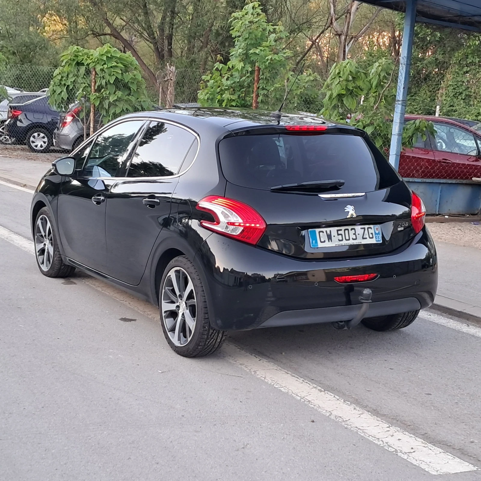 Peugeot 208 ALUUR 1.6EHDI 115  к.с, снимка 5 - Автомобили и джипове - 54702158