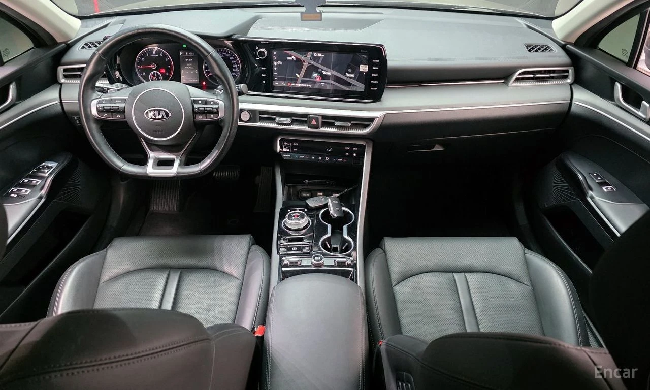 Kia K5 1.6 Turbo* DISTRONIC* ПОДГРЕВ* ОБДУХВАНЕ* КАМЕРА* , снимка 8 - Автомобили и джипове - 54884713