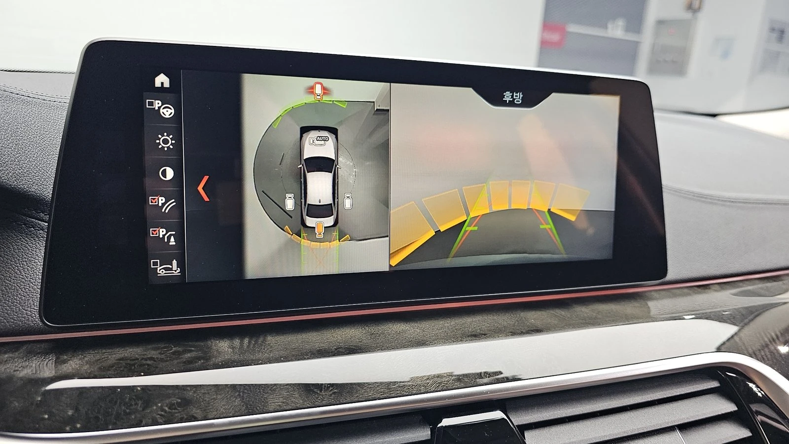 BMW 540 ЛЮК* HUD* 360* ПОДГРЕВ ВОЛАН* КРАЙНА ЦЕНА, снимка 14 - Автомобили и джипове - 55344721