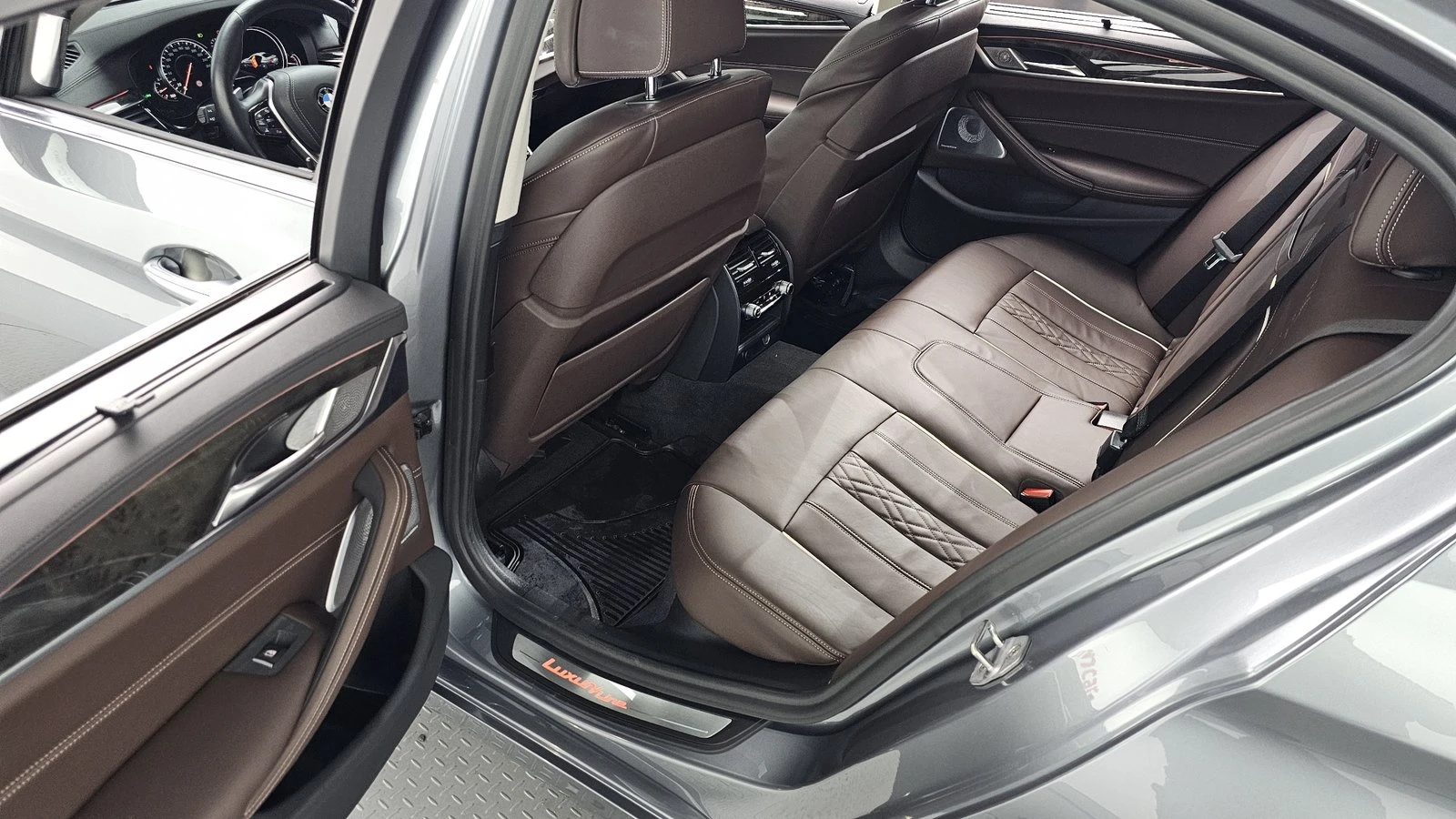 BMW 540 ЛЮК* HUD* 360* ПОДГРЕВ ВОЛАН* КРАЙНА ЦЕНА, снимка 12 - Автомобили и джипове - 55344721