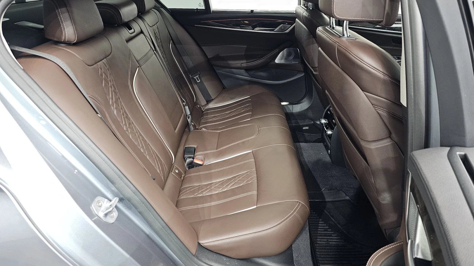 BMW 540 ЛЮК* HUD* 360* ПОДГРЕВ ВОЛАН* КРАЙНА ЦЕНА, снимка 11 - Автомобили и джипове - 55344721