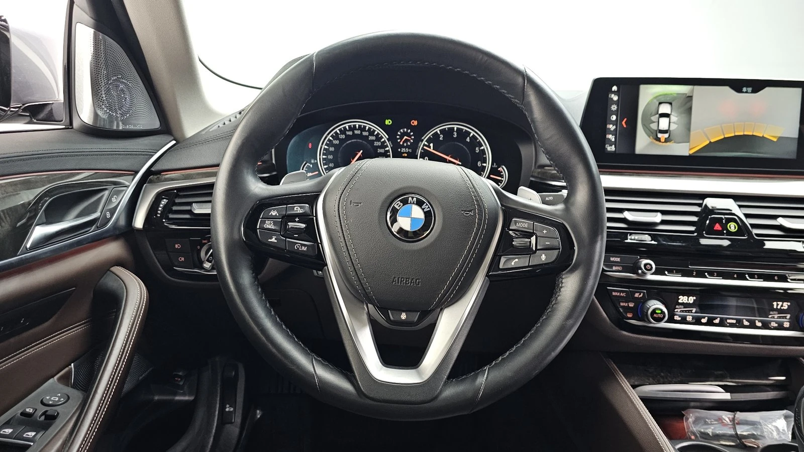 BMW 540 ЛЮК* HUD* 360* ПОДГРЕВ ВОЛАН* КРАЙНА ЦЕНА, снимка 13 - Автомобили и джипове - 55344721
