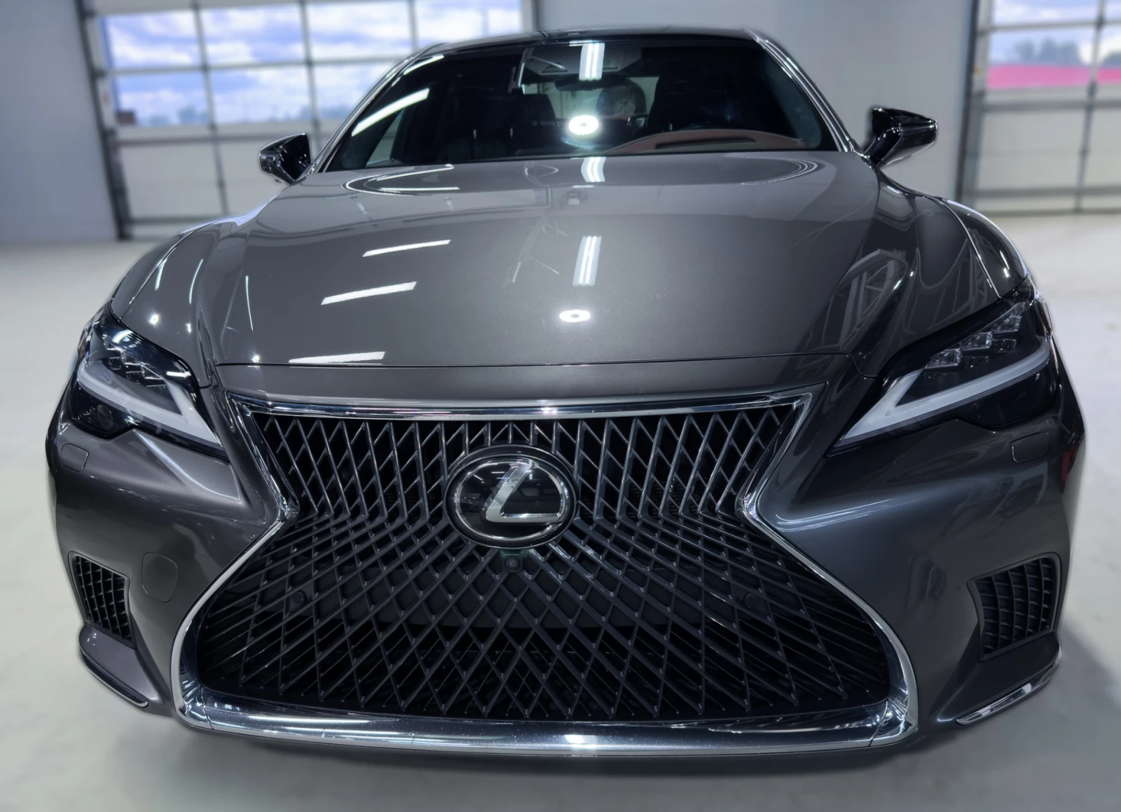 Lexus LS 500 Уникално състояние!!/Всички възможни екстри!!, снимка 2 - Автомобили и джипове - 55356469