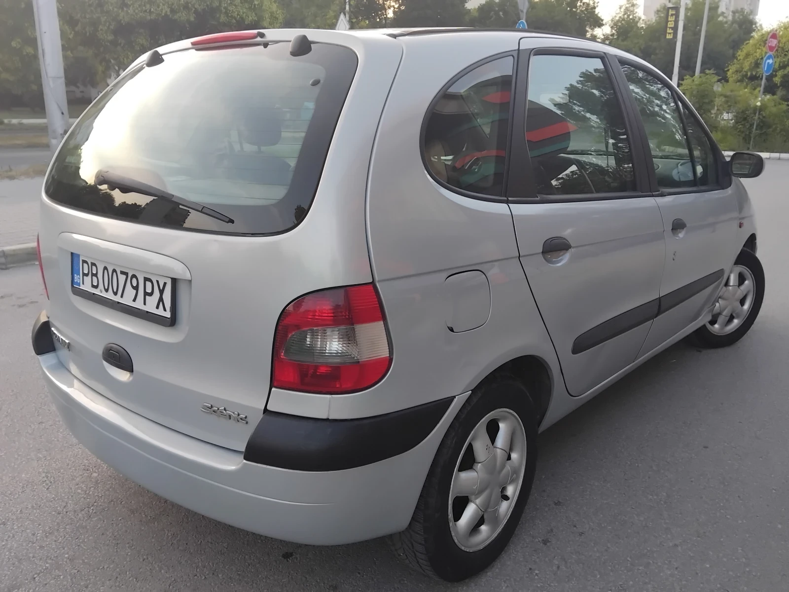 Renault Scenic 1 6//KLIMA//ГАЗ//уникат, снимка 2 - Автомобили и джипове - 55404037