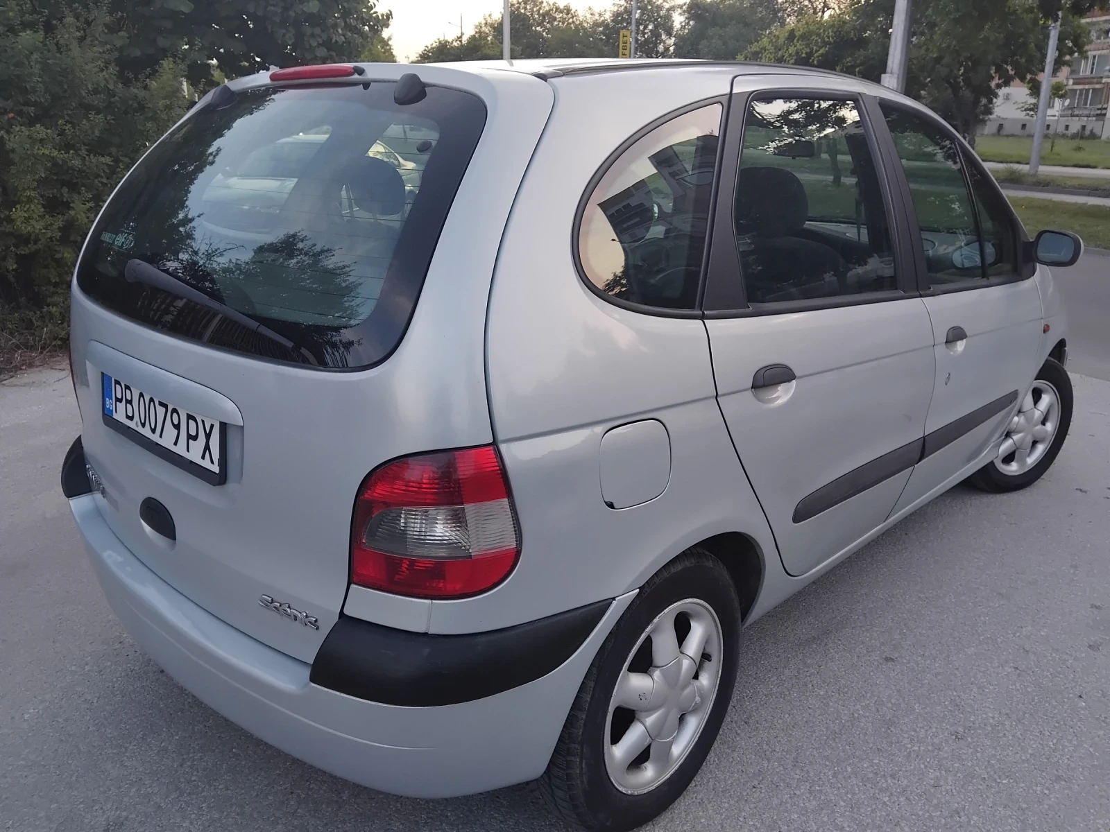 Renault Scenic 1 6//KLIMA//ГАЗ//уникат, снимка 15 - Автомобили и джипове - 55404037