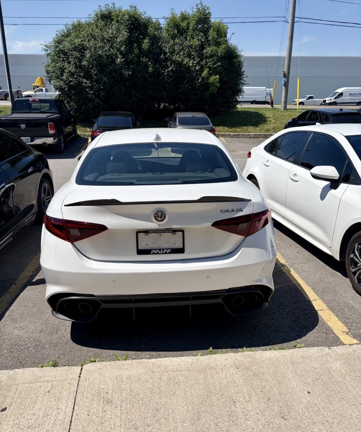 Alfa Romeo Giulia QUADRIFOGLIO | CARPLAY | АДАПТИВНО ОКАЧВАНЕ | , снимка 4 - Автомобили и джипове - 55513994