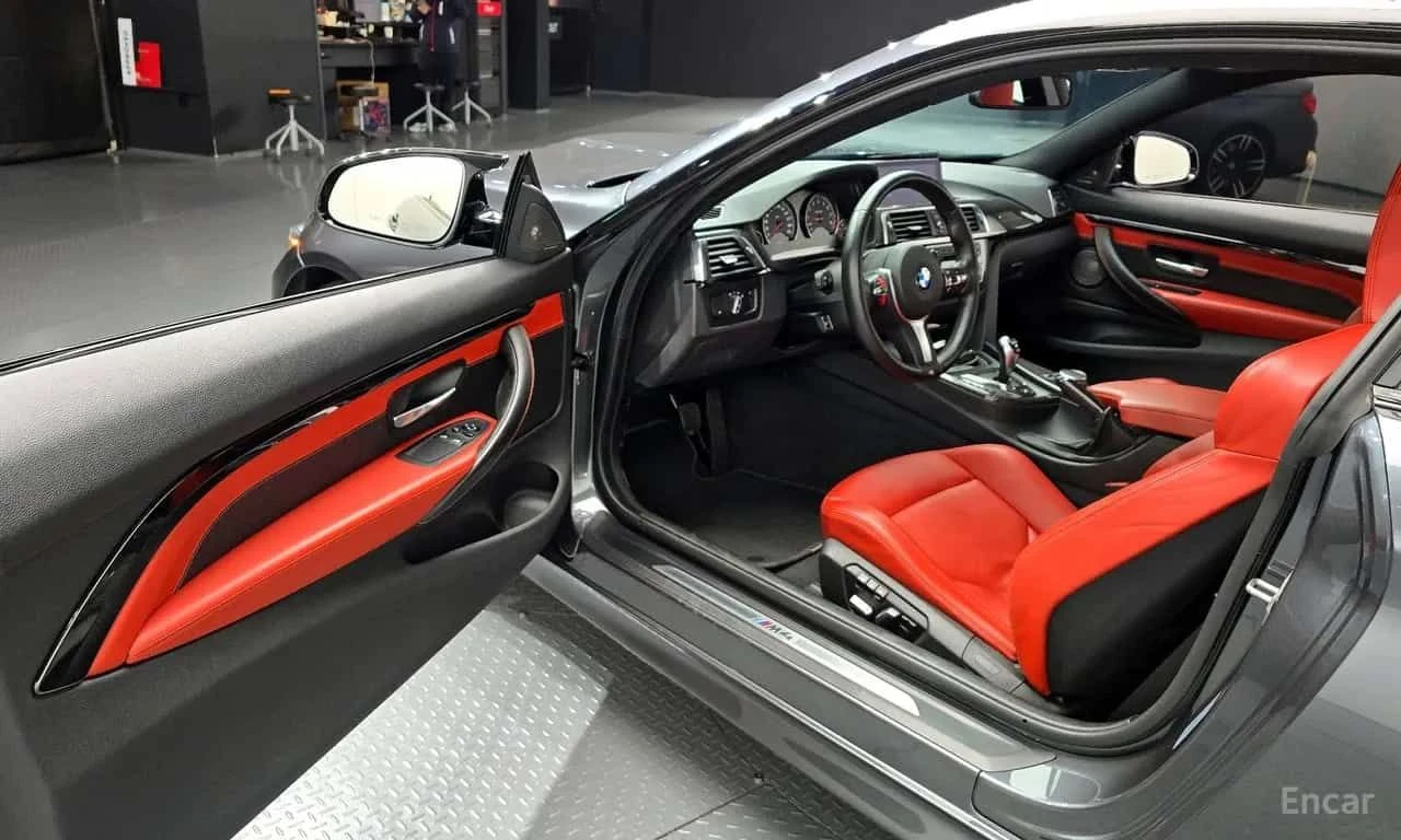 BMW M4 Coupe Performance Silencer Edition, снимка 10 - Автомобили и джипове - 55572035