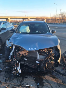 Kia Sportage - 11000 € / 21514.13 лв. - 74965077 5