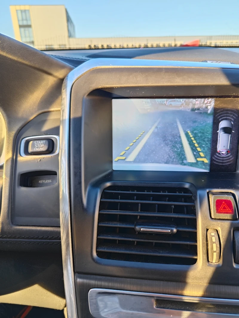 Volvo XC60, снимка 13 - Автомобили и джипове - 52269728