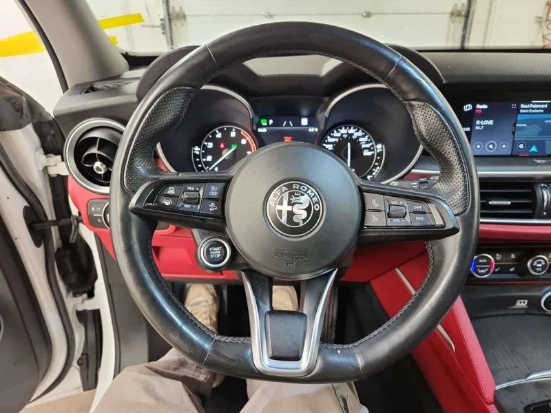 Alfa Romeo Stelvio * TI * ПОДГРЕВ* МЪРТВА ЗОНА* PANO* , снимка 12 - Автомобили и джипове - 53507417