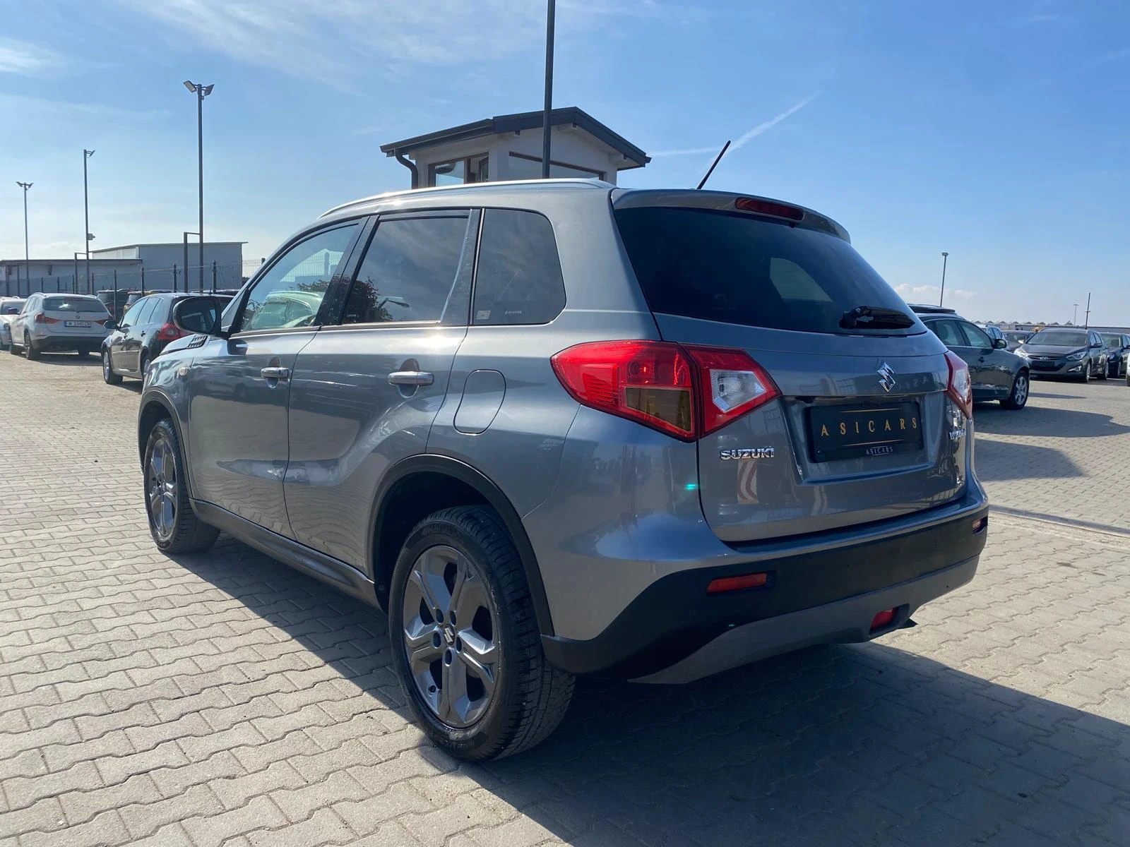 Suzuki Vitara 1.6D EURO 6B - изображение 3