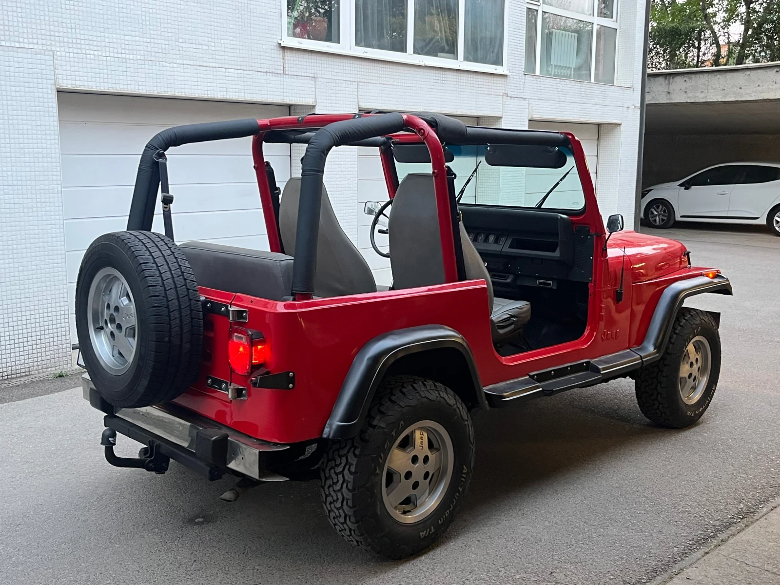 Jeep Wrangler 2.5 - изображение 3
