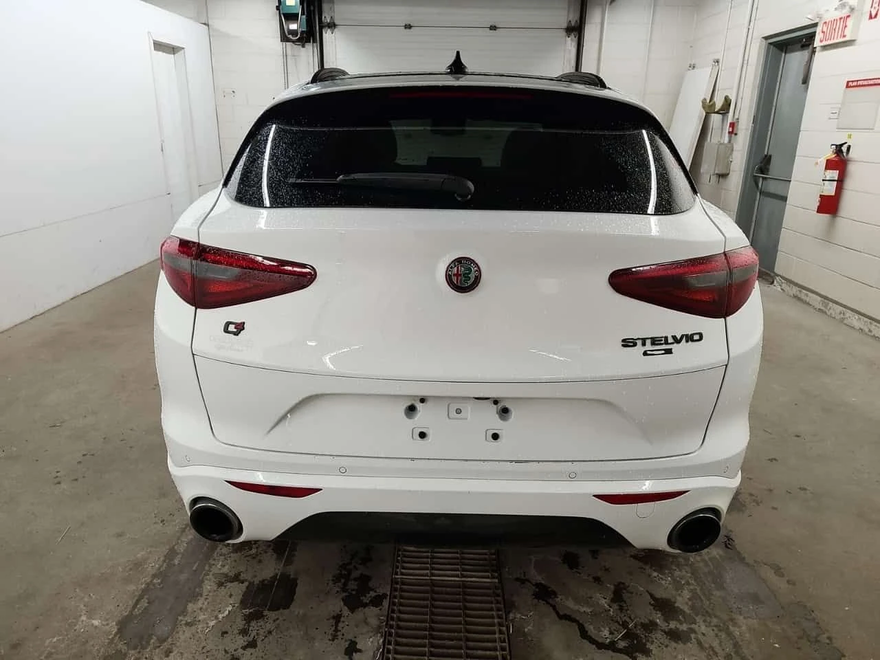 Alfa Romeo Stelvio * TI * ПОДГРЕВ* МЪРТВА ЗОНА* PANO*  - изображение 7