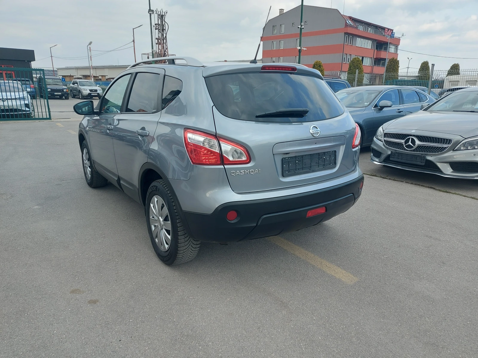 Nissan Qashqai 2.0 i* LPG* 4 x 4* TECNA-FULL EXTRI, снимка 5 - Автомобили и джипове - 53888833