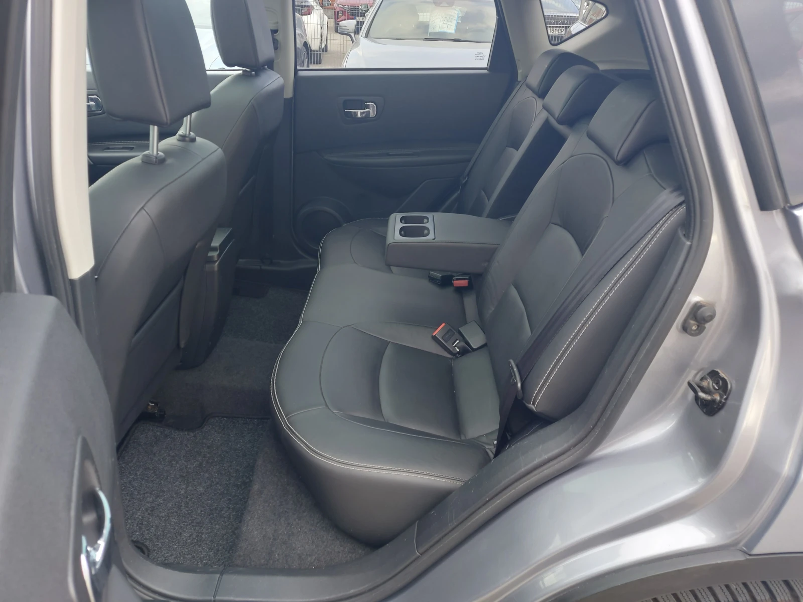 Nissan Qashqai 2.0 i* LPG* 4 x 4* TECNA-FULL EXTRI, снимка 14 - Автомобили и джипове - 53888833