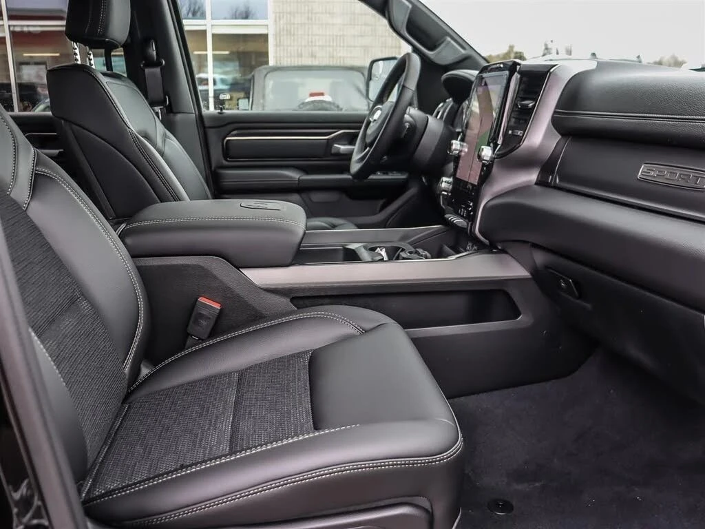 Dodge RAM 1500 Sport Crew Cab 4WD* АвтоКредит* (ЦЕНА ДО БГ)* , снимка 14 - Автомобили и джипове - 54013890