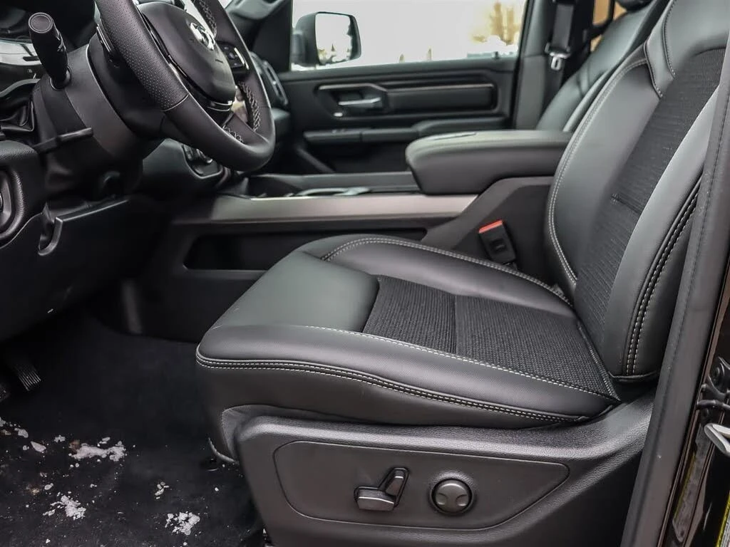 Dodge RAM 1500 Sport Crew Cab 4WD* АвтоКредит* (ЦЕНА ДО БГ)* , снимка 9 - Автомобили и джипове - 54013890