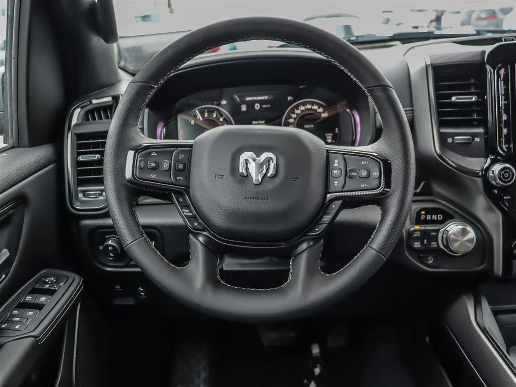 Dodge RAM 1500 Sport Crew Cab 4WD* АвтоКредит* (ЦЕНА ДО БГ)* , снимка 11 - Автомобили и джипове - 54013890