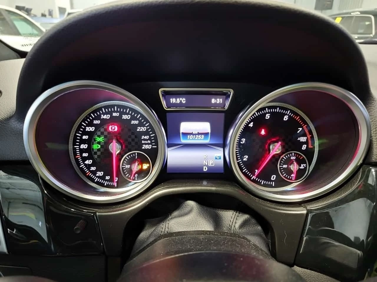 Mercedes-Benz GLE 43 AMG * ДВА КЛЮЧА* ПАНОРАМА* , снимка 9 - Автомобили и джипове - 54034323