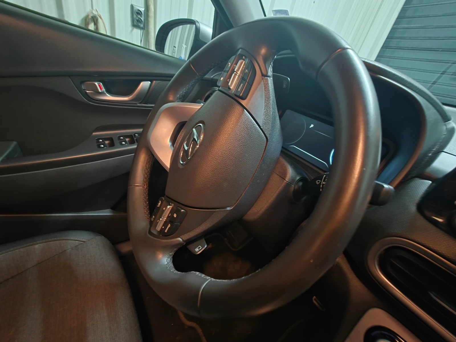 Hyundai Kona 2022/bluelink/64kw/67000km, снимка 8 - Автомобили и джипове - 54046159