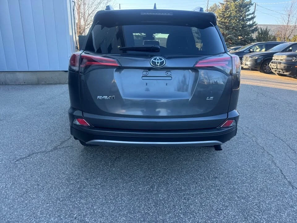 Toyota Rav4 LE* АвтоКредит* (ЦЕНА ДО БГ), снимка 6 - Автомобили и джипове - 54136404