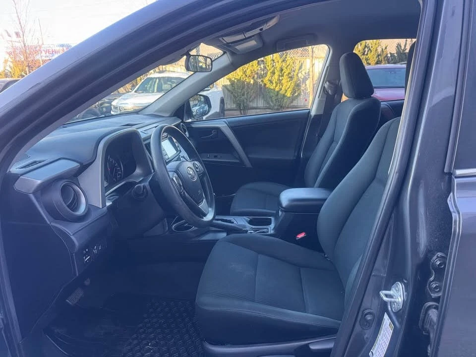 Toyota Rav4 LE* АвтоКредит* (ЦЕНА ДО БГ), снимка 12 - Автомобили и джипове - 54136404