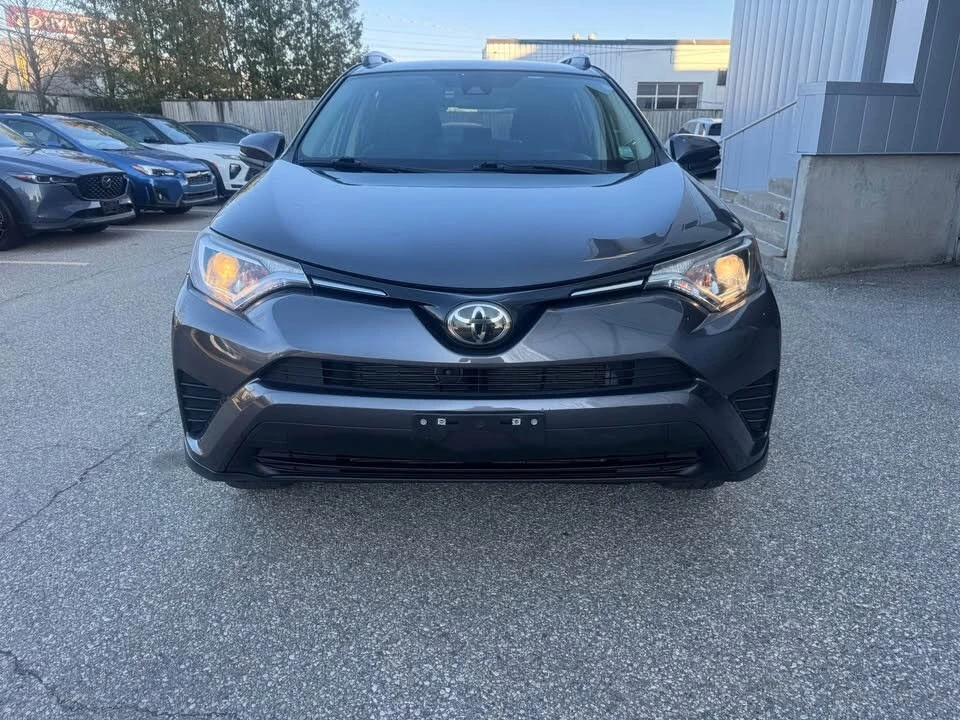 Toyota Rav4 LE* АвтоКредит* (ЦЕНА ДО БГ), снимка 4 - Автомобили и джипове - 54136404