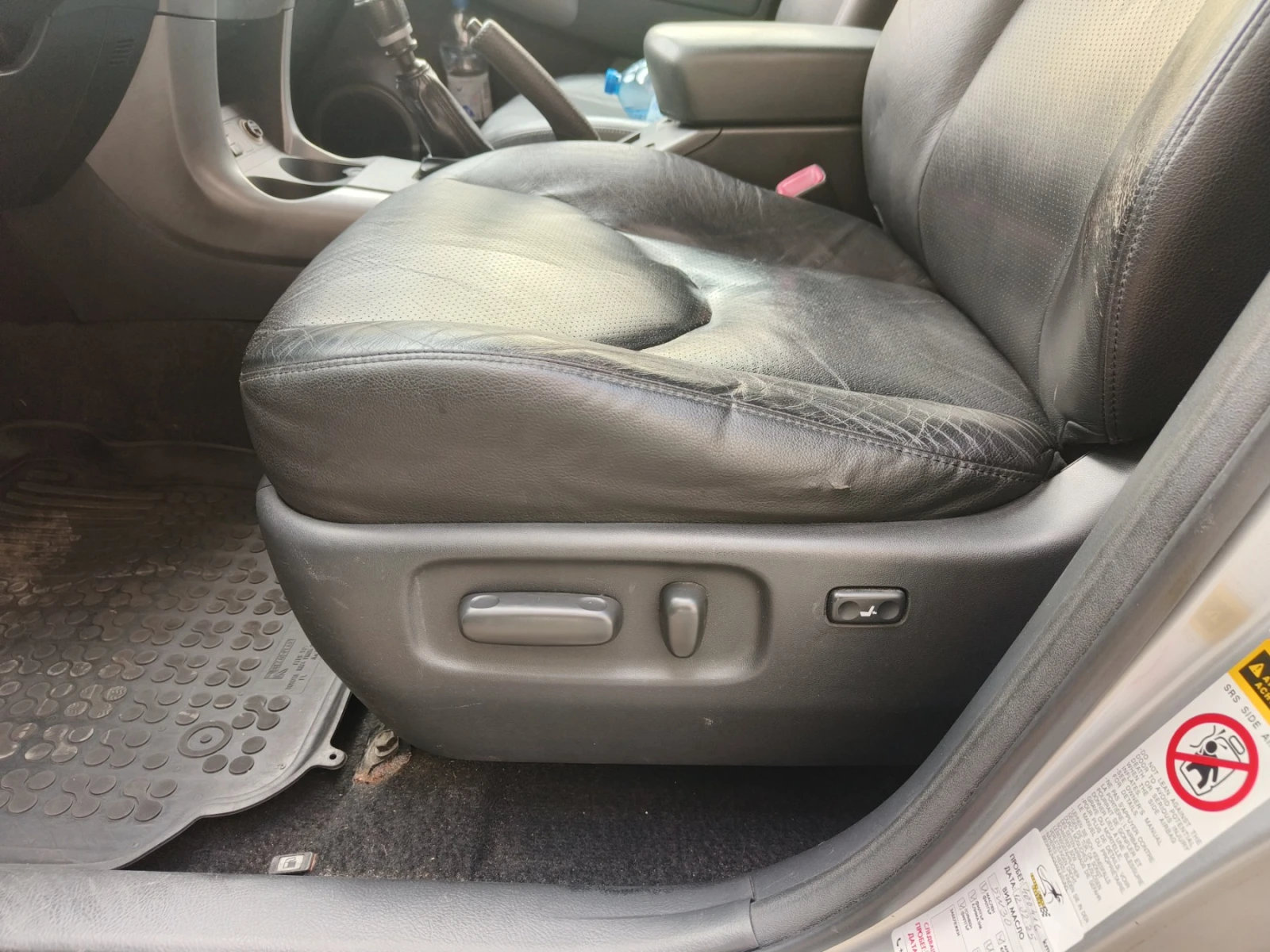 Toyota Rav4 2.2 D-Cat, снимка 9 - Автомобили и джипове - 54296905