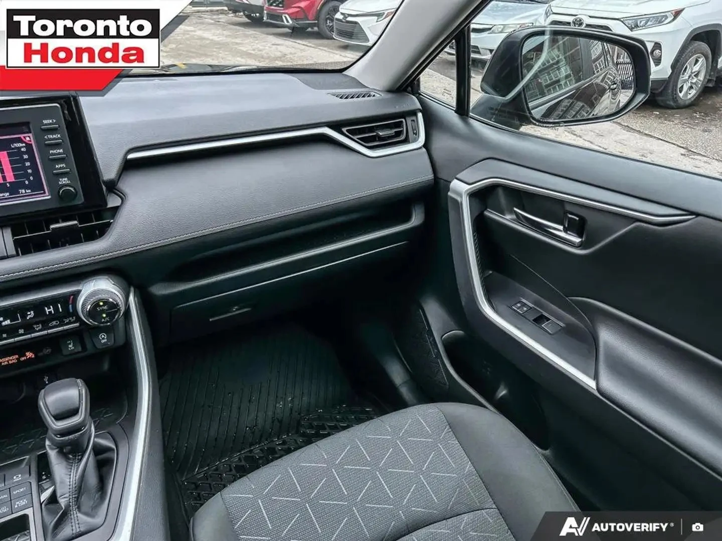 Toyota Rav4 XLE ЦЕНА ДО БЪЛГАРИЯ РЕГИСТРАЦИЯ & АВТОКРЕДИТ, снимка 13 - Автомобили и джипове - 55187256
