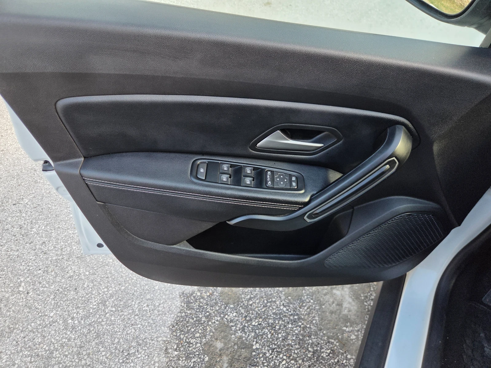 Dacia Duster, снимка 12 - Автомобили и джипове - 56295757
